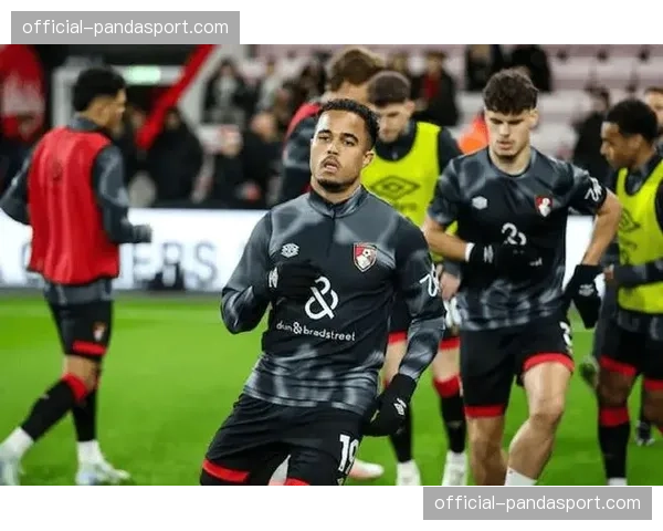 卡利亚里迎战克雷莫纳，保级直接对话